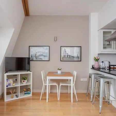Stylish 1 Bedroom Apartment Near Northcote Road ロンドン エクステリア 写真